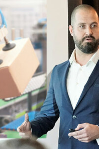 alt="Dirk Becks Senior Consultant Groenewout"